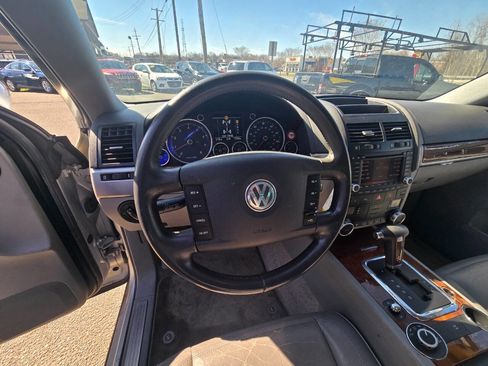 Used 2005 Volkswagen Touareg V6 AWD/4WD image 28