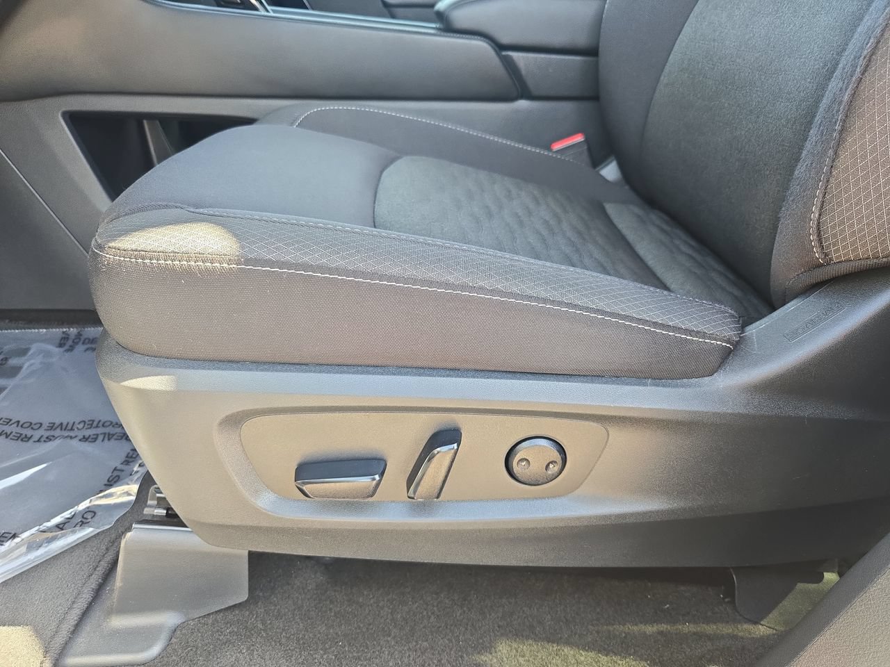Certified 2025 Nissan Pathfinder SV FWD image 29