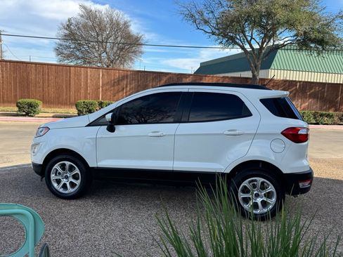 Used 2020 Ford EcoSport SE w/ SE Convenience Package image 8