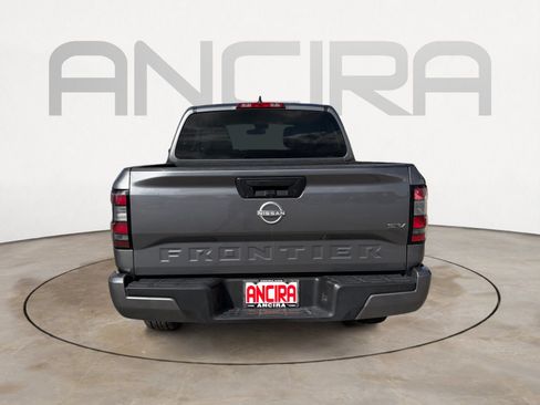Used 2024 Nissan Frontier SV RWD image 9