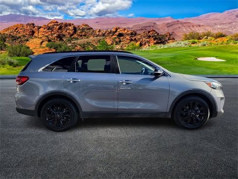 Used 2019 Kia Sorento S image 3