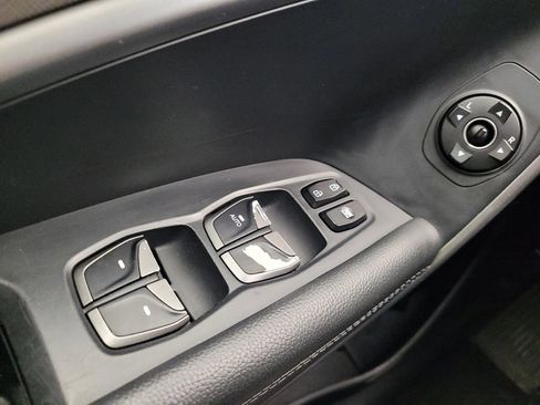 Used 2018 Hyundai Santa Fe SE w/ Cargo Package image 27