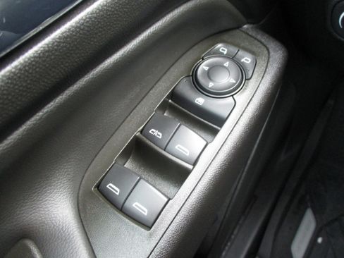 Used 2023 Chevrolet Equinox LT image 30