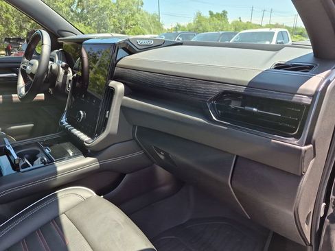 Used 2026 GMC Yukon AT4 Ultimate AWD/4WD image 42