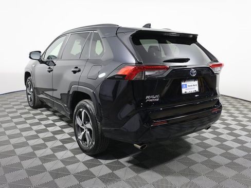 Used 2021 Toyota RAV4 SE image 7