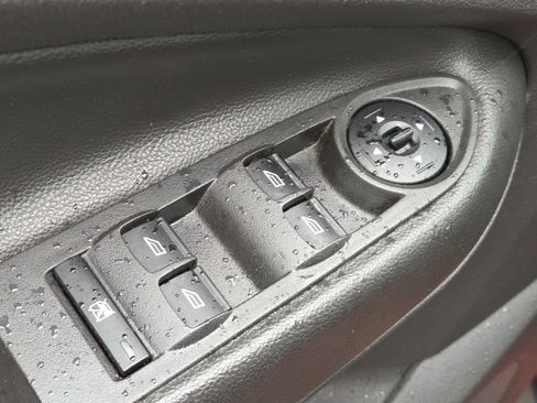 Used 2015 Ford Escape SE image 22