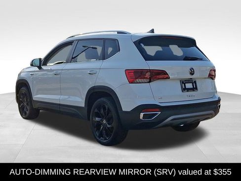 Used 2023 Volkswagen Taos SE w/ Panoramic Sunroof Package FWD image 4