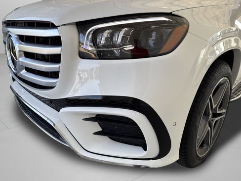 Certified 2026 Mercedes-Benz GLS 450 4MATIC image 9