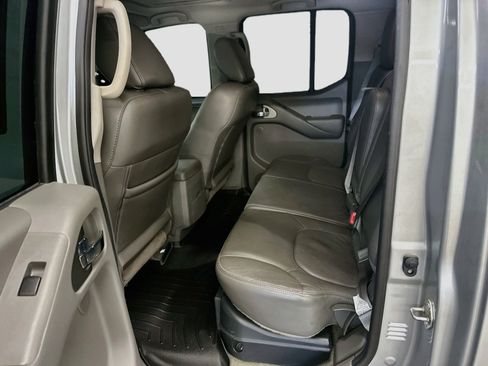 Used 2018 Nissan Frontier SL AWD/4WD image 30