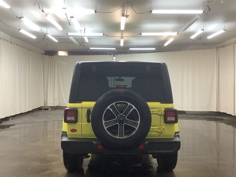 Used 2023 Jeep Wrangler Unlimited Sahara AWD/4WD image 7