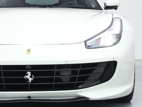 Certified 2020 Ferrari GTC4Lusso image 13