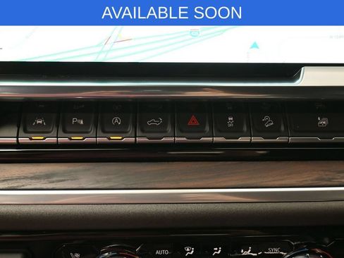 Used 2024 GMC Sierra 1500 SLT AWD/4WD image 23