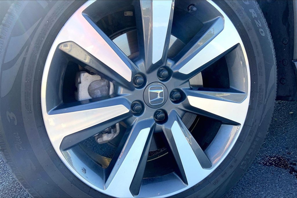 Used 2023 Honda Pilot Touring image 3
