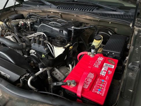 Used 2004 Ford Explorer Eddie Bauer image 13