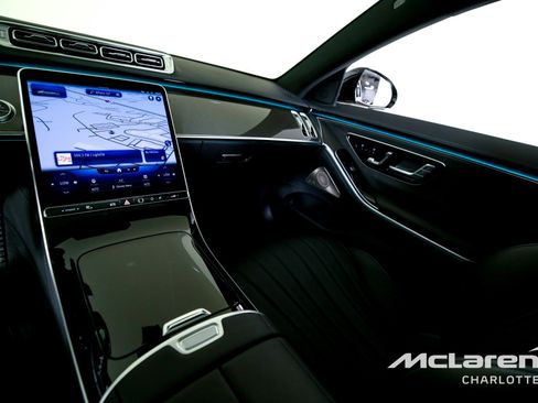 Used 2022 Mercedes-Benz S 580 4MATIC Sedan w/ AMG Line Package image 15