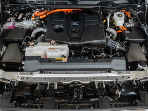 Used 2024 Toyota Tundra Platinum image 26