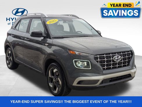 Used 2025 Hyundai Venue Limited image 1