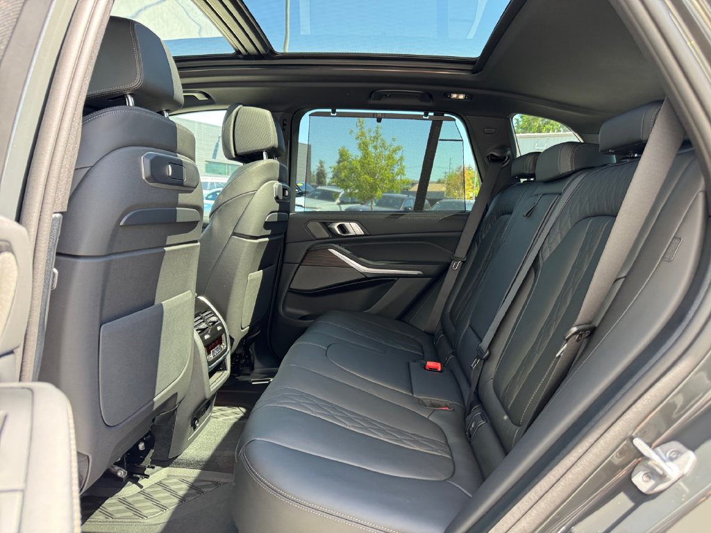 Used 2026 BMW X5 xDrive50e w/ Executive Package AWD/4WD image 22