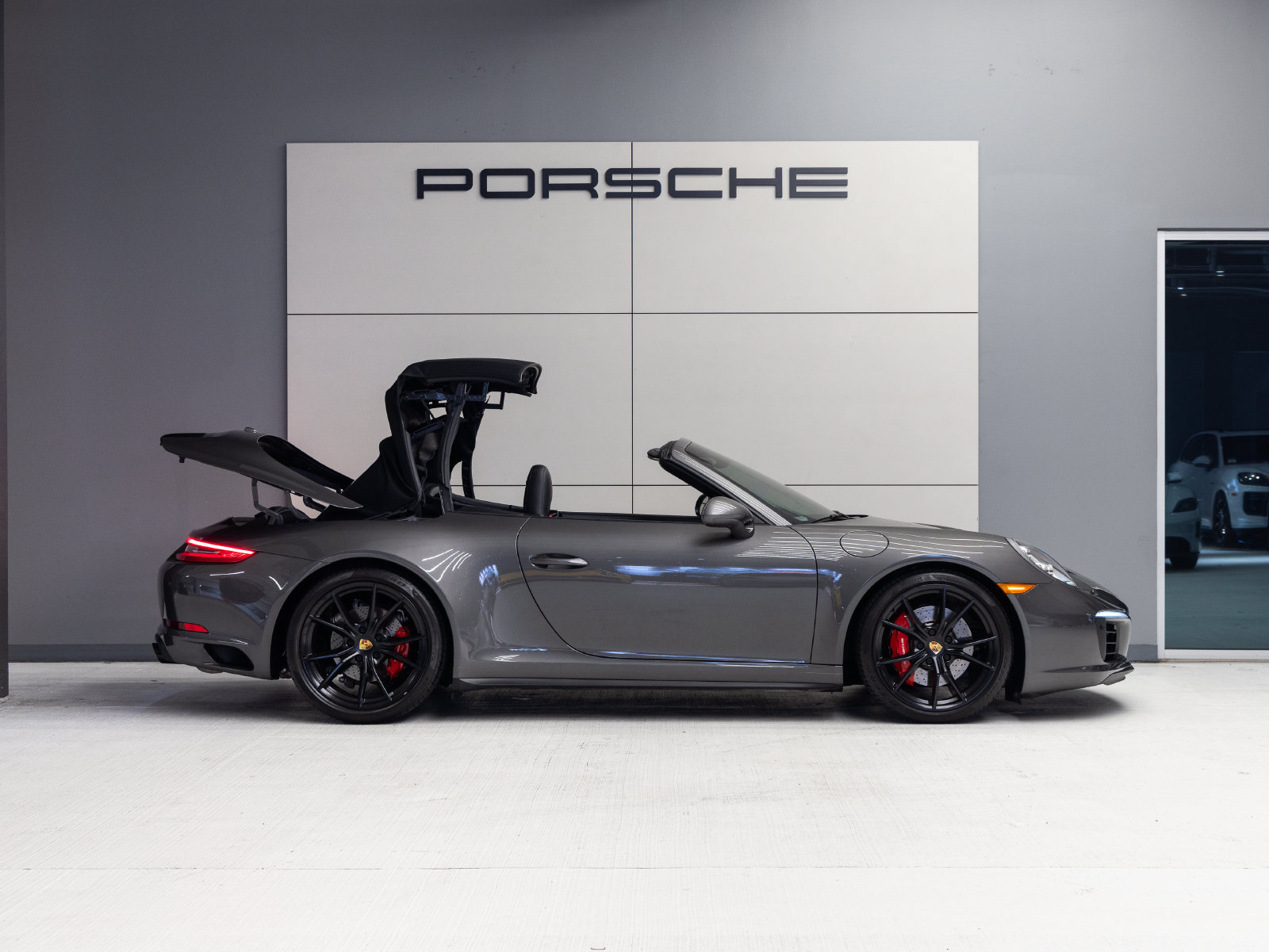 Certified 2017 Porsche 911 Carrera 4S AWD/4WD image 9