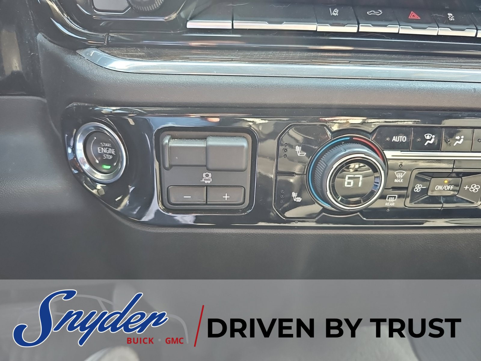 Used 2025 Chevrolet Silverado 2500 LT w/ Convenience Package AWD/4WD image 18