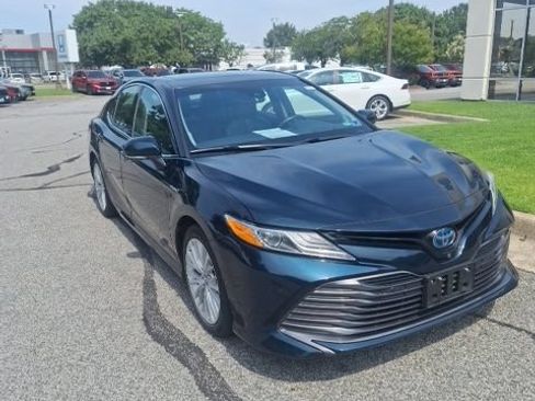 Used 2018 Toyota Camry XLE w/ Audio Package FWD image 4