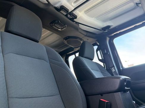Used 2020 Jeep Wrangler Unlimited Sport S AWD/4WD image 16