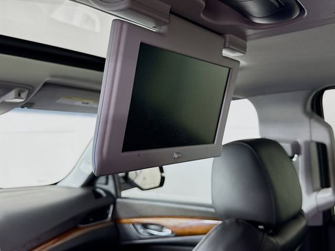 Used 2016 Cadillac Escalade Premium image 24