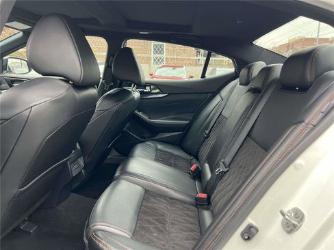 Certified 2023 Nissan Maxima SR w/ Sport Mat Group image 18