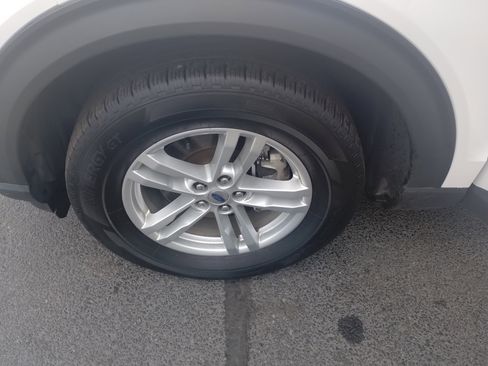 Used 2022 Ford Explorer XLT w/ Class IV Trailer Tow Package image 23