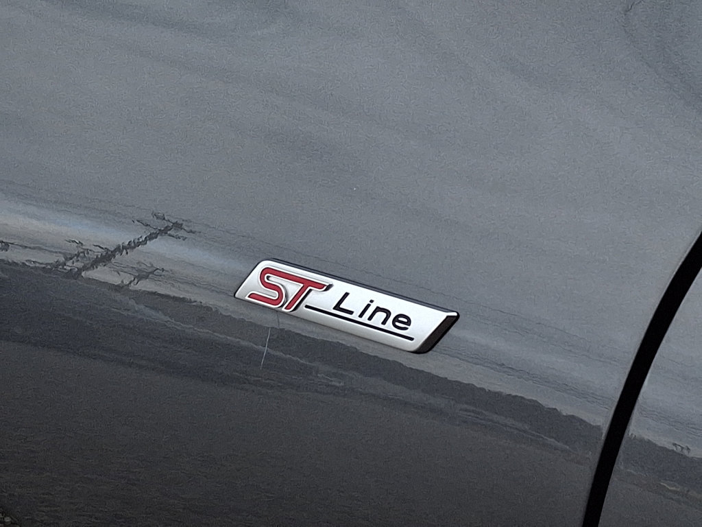 Used 2025 Ford Escape ST-Line FWD image 17