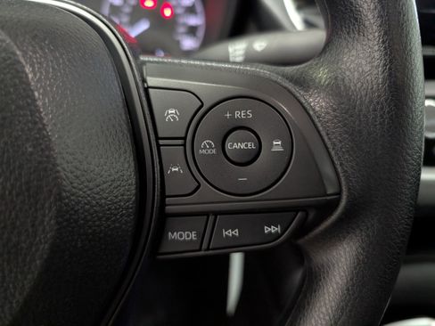 Used 2025 Toyota Corolla LE image 17