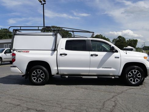 Used 2016 Toyota Tundra SR5 w/ TRD Off Road Package AWD/4WD image 43