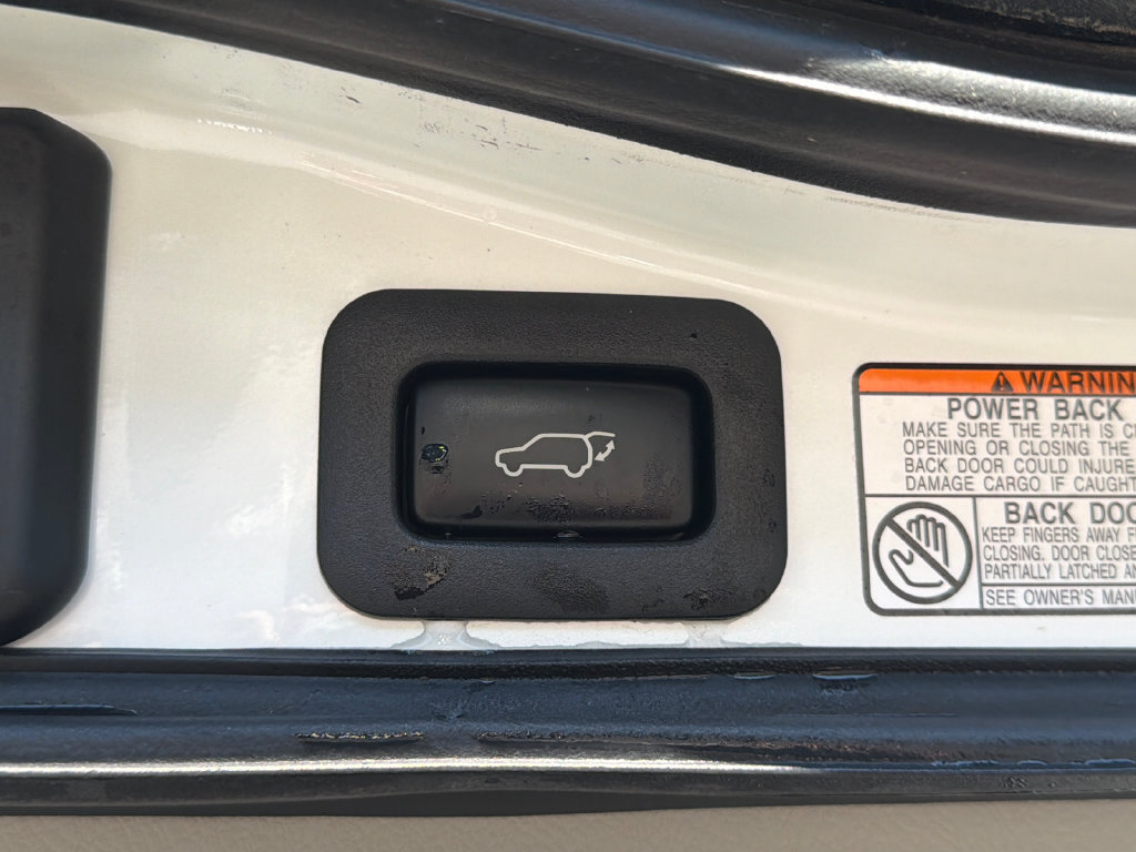 Used 2017 Lexus LX 570 4WD w/ Luxury Package image 19