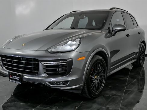Used 2017 Porsche Cayenne GTS AWD/4WD image 5