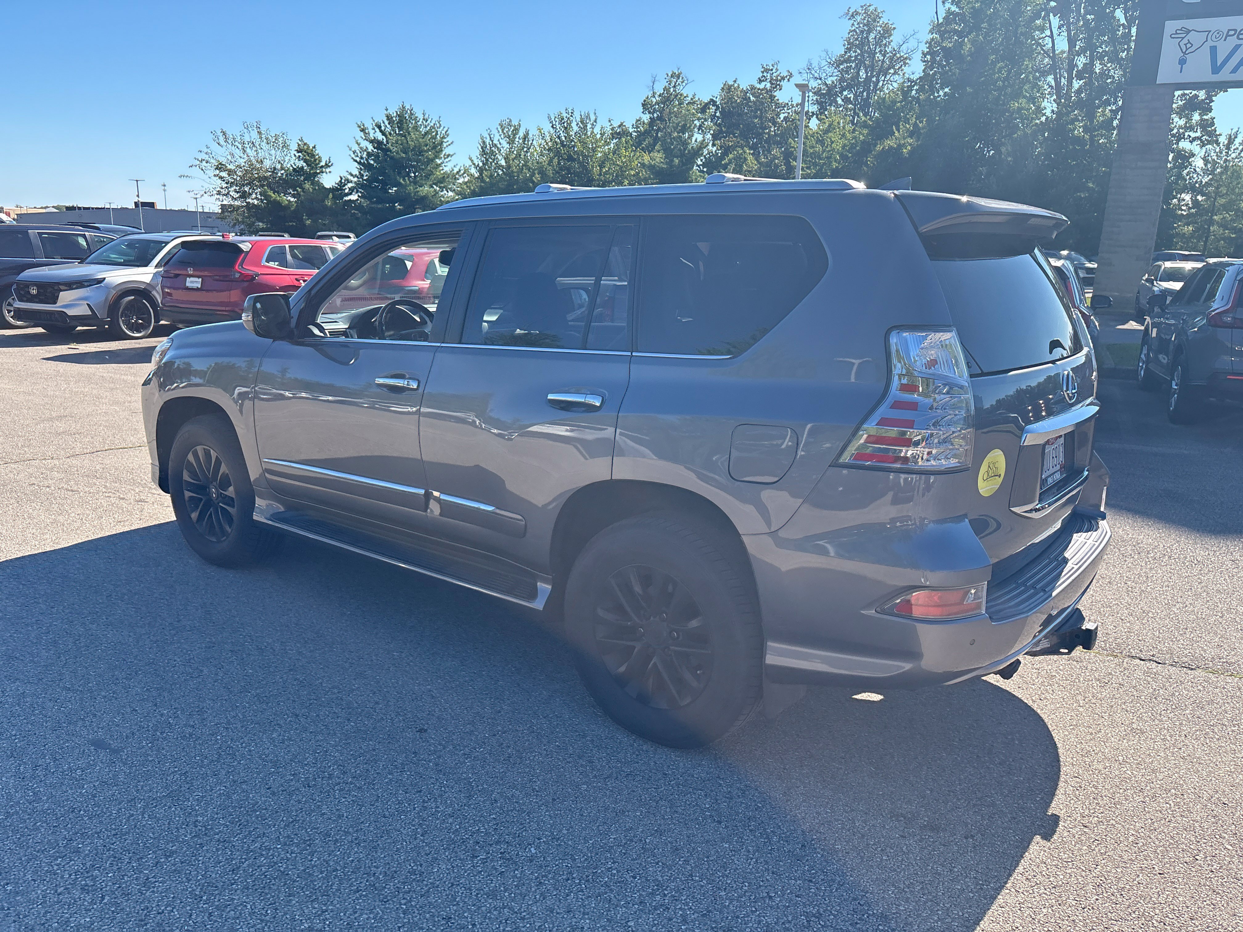 Used 2016 Lexus GX 460 w/ Premium Package AWD/4WD image 9