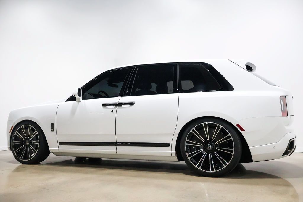 Used 2025 Rolls-Royce Cullinan Black Badge AWD/4WD image 19