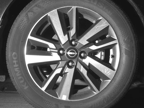 Used 2025 Nissan Versa SV FWD image 13