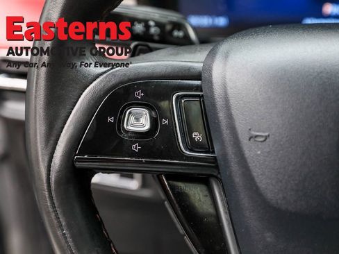 Used 2025 Lincoln Corsair Grand Touring w/ Towing Package AWD/4WD image 15
