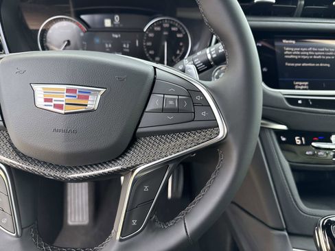 New 2025 Cadillac XT5 Sportv image 32