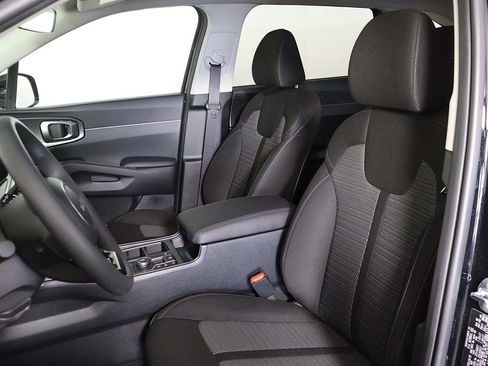 Used 2025 Kia Sorento LX FWD image 24