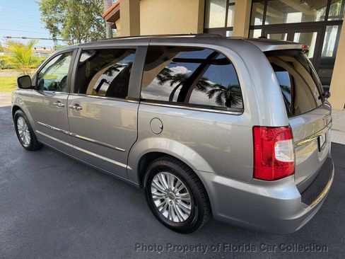 Used 2013 Chrysler Town & Country Limited w/ Luxury Group FWD image 67