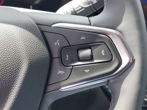 Used 2024 Chevrolet Trax LT w/ Driver Confidence Package FWD image 9