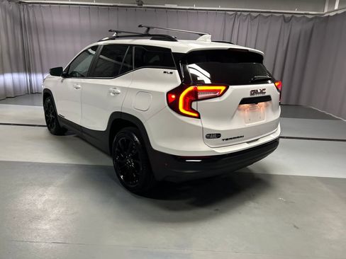 Used 2023 GMC Terrain SLE w/ Driver Convenience Package FWD image 5