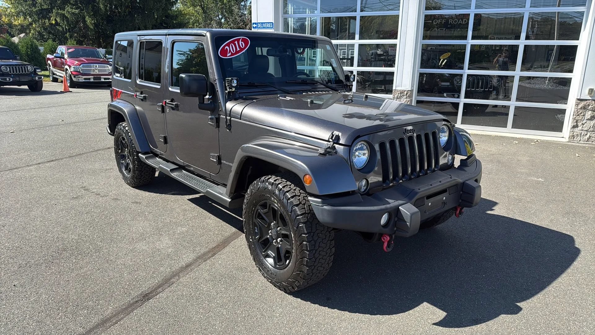 Used 2016 Jeep Wrangler Unlimited Sahara AWD/4WD image 22