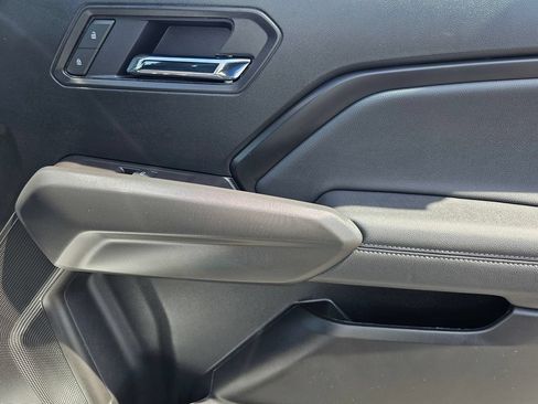 New 2025 Chevrolet Colorado LT w/ LT Convenience Package RWD image 9