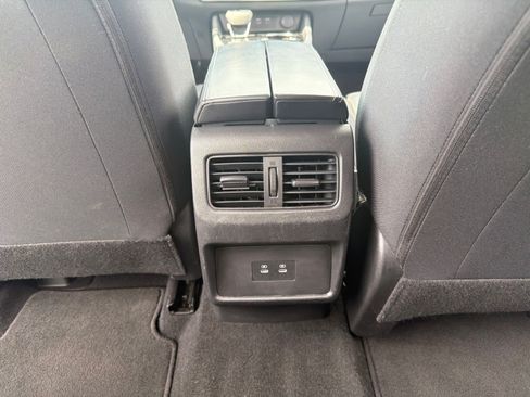 Used 2024 Nissan Rogue SV FWD image 12