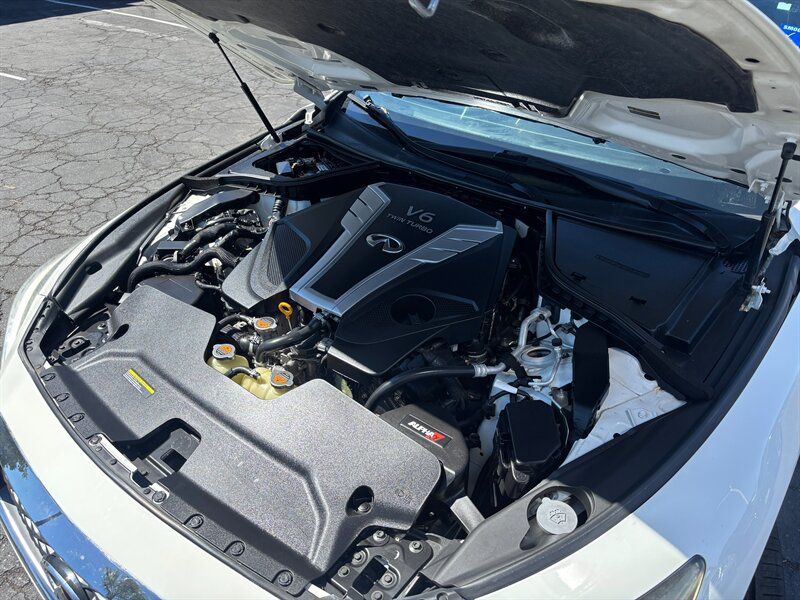 Used 2018 INFINITI Q50 Red Sport 400 w/ Sensory Package (Sport) RWD image 18