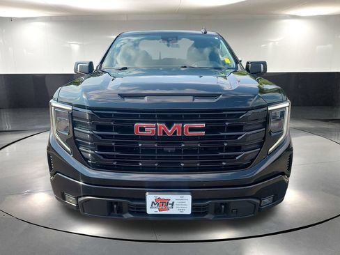 Used 2022 GMC Sierra 1500 Elevation w/ Elevation Premium Package AWD/4WD image 13