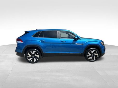 Used 2024 Volkswagen Atlas Cross Sport SE w/ Panoramic Sunroof Package FWD image 6