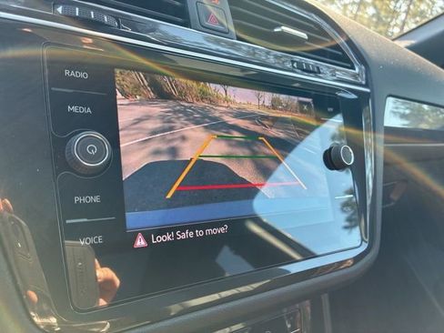 Used 2023 Volkswagen Tiguan SE R-Line image 33